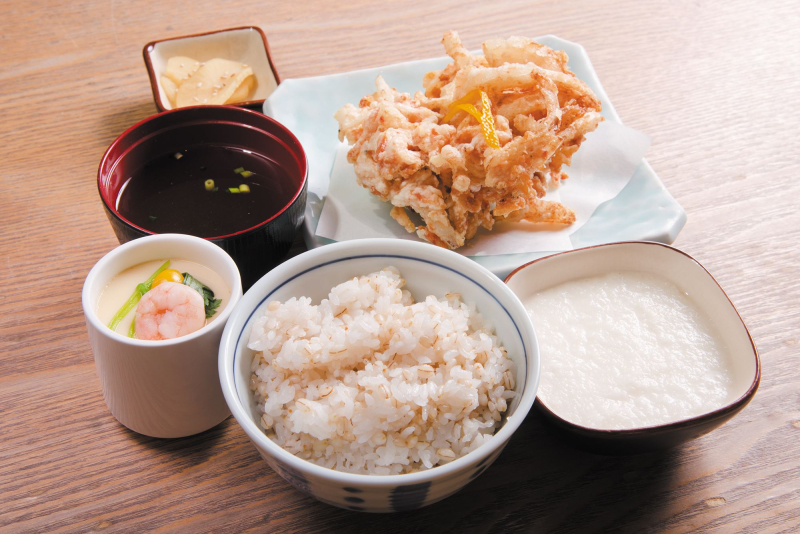 7階 茶寮伊勢藤次郎「麦飯とろろのかき揚げ御膳」_R 7階 茶寮伊勢藤次郎「麦飯とろろのかき揚げ御膳」_R